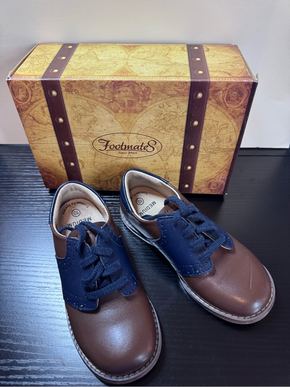 FootMates Brown and Navy Two-Tone Cheer Shoes